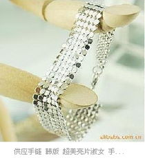 淘寶同售日用品與熱銷飾品，精品禮品店多圖展示，廣而告之